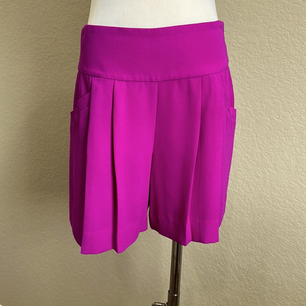 LOFT pleated fuchsia culotte shorts